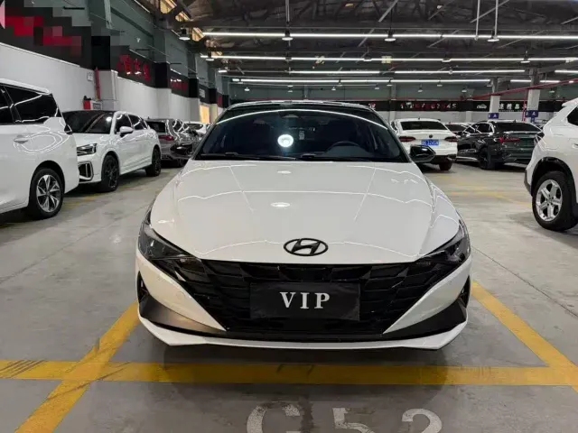 Hyundai Elantra — Фото автомобиля 2