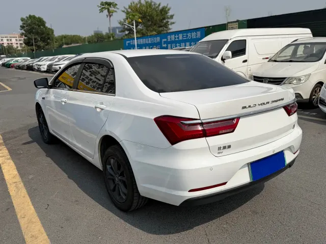 BYD Qin — Фото автомобиля 6
