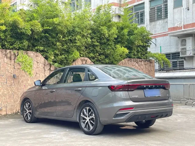 Geely Emgrand — Фото автомобиля 6
