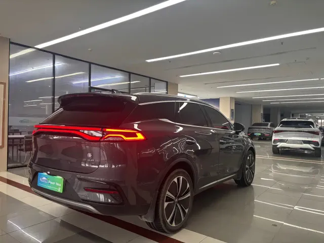 BYD Tang — Фото автомобиля 5