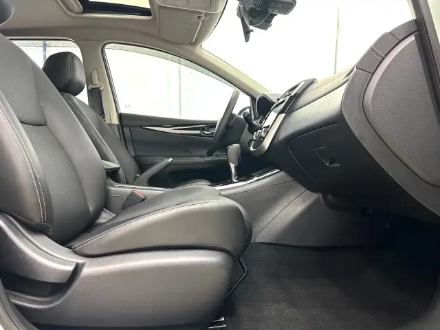 Nissan Tiida — Фото автомобиля 10