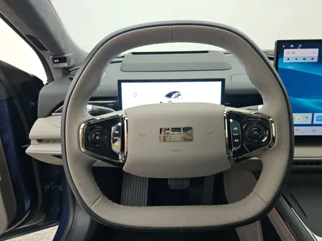 Geely Galaxy Xingyao 8 — Фото автомобиля 9