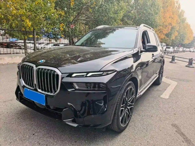 Фотография автомобиля — BMW X7