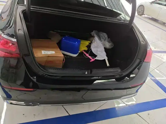 Mercedes-Benz E-Class — Фото автомобиля 5