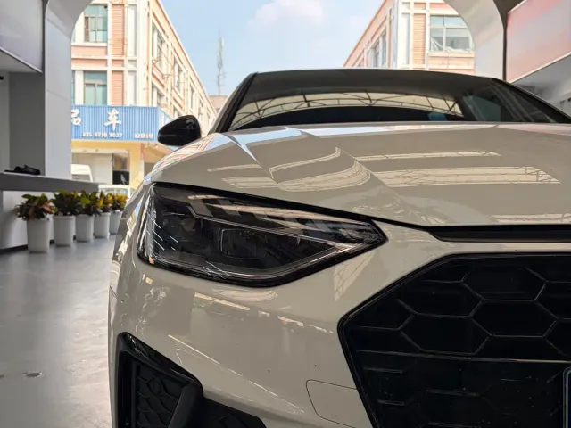 Audi A4L — Фото автомобиля 18