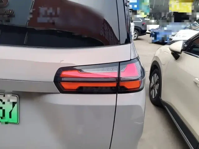 Wuling Starlight 730 — Фото автомобиля 7