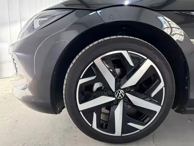 Volkswagen Lamando — Фото автомобиля 24