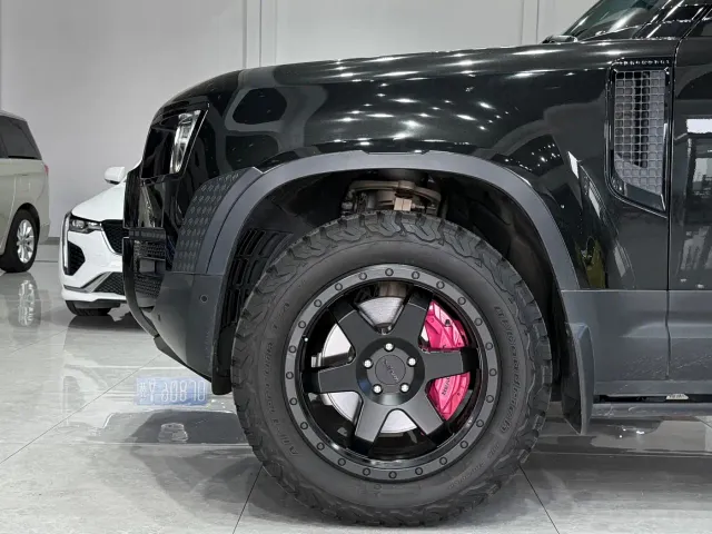 Land Rover Land Rover Defender 2023 Facelift 110 3.0T P400 Dark Special Edition — Фото автомобиля 15