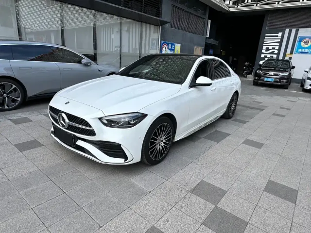 Фотография автомобиля — Mercedes-Benz C-Class