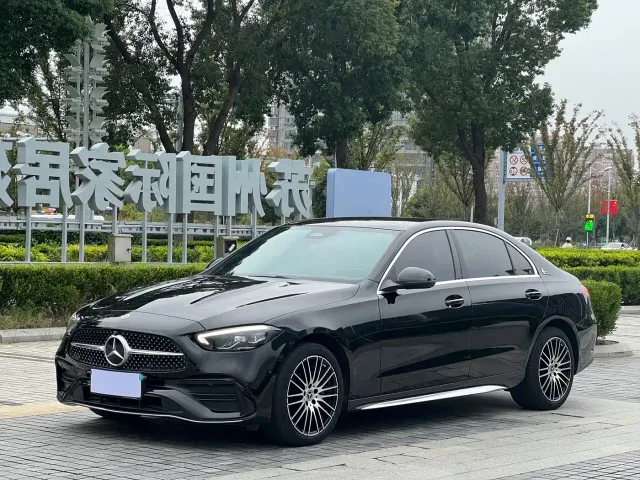 Фотография автомобиля — Mercedes-Benz C-Class