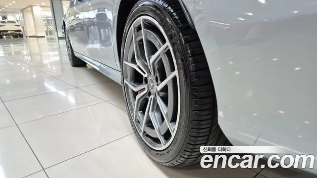 Mercedes-Benz E-Class — Фото автомобиля 20