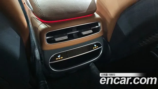 Genesis GV70 2.5T Бензин AWD — Фото автомобиля 16