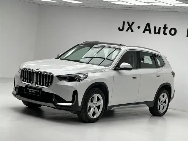 Фотография автомобиля — BMW X1