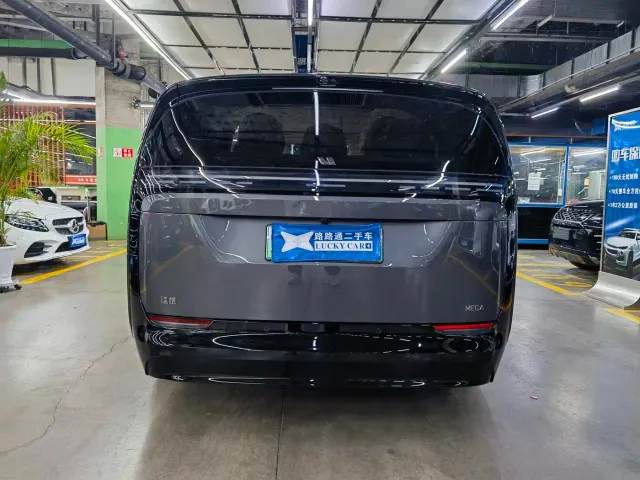 Li Auto MEGA — Фото автомобиля 5