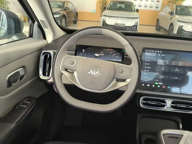 Leapmotor B10 — Фото автомобиля 10