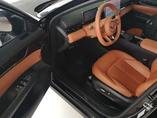 Wuling Starlight — Фото автомобиля 11