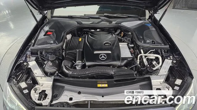 Mercedes-Benz E-Class — Фото автомобиля 4