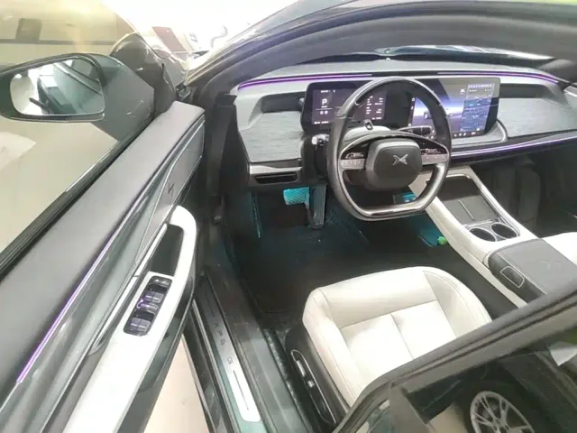 Xpeng P7 — Фото автомобиля 15