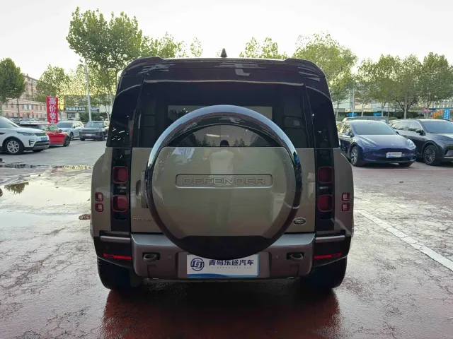 Land Rover Defender — Фото автомобиля 5