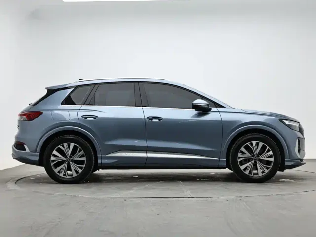 Audi Q4 e-tron — Фото автомобиля 5