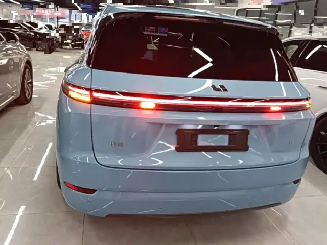 Li Auto L7 — Фото автомобиля 5