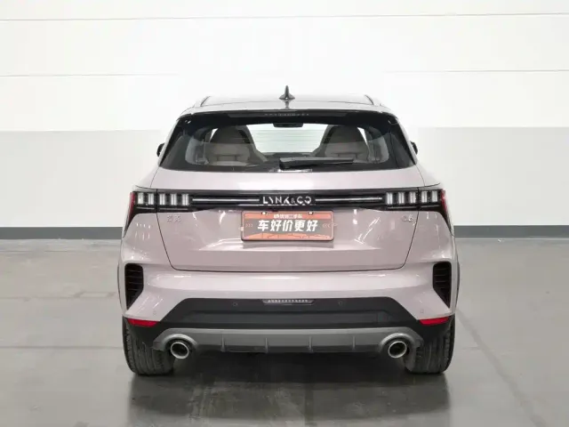 Lynk & Co 06 — Фото автомобиля 4