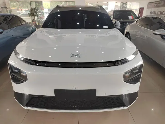 Xpeng G9 — Фото автомобиля 2