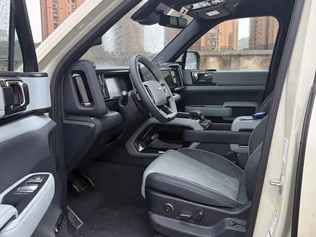 BYD FangChengBao Leopard 5 — Фото автомобиля 11