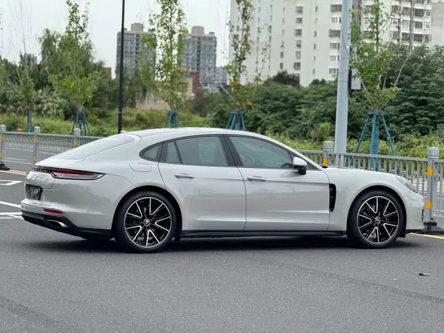 Porsche Panamera — Фото автомобиля 8