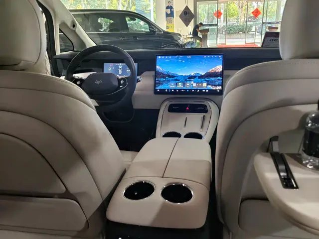 Arcfox Wendao V9 — Фото автомобиля 9