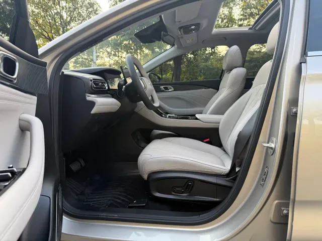 Geely Galaxy Stellar 6 — Фото автомобиля 11