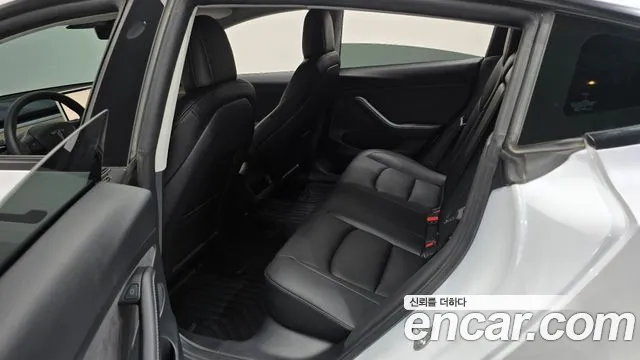 Tesla Model 3 — Фото автомобиля 26