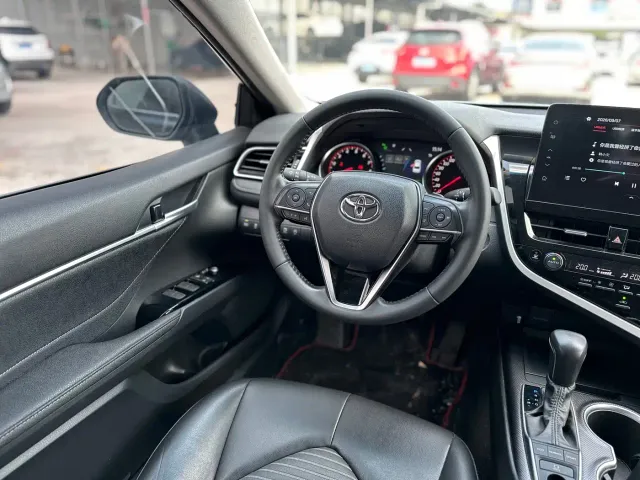 Toyota Camry — Фото автомобиля 14