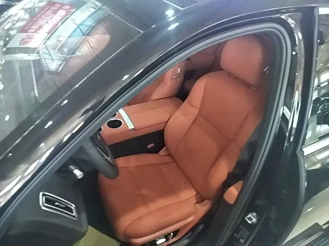 Li Auto L7 — Фото автомобиля 14