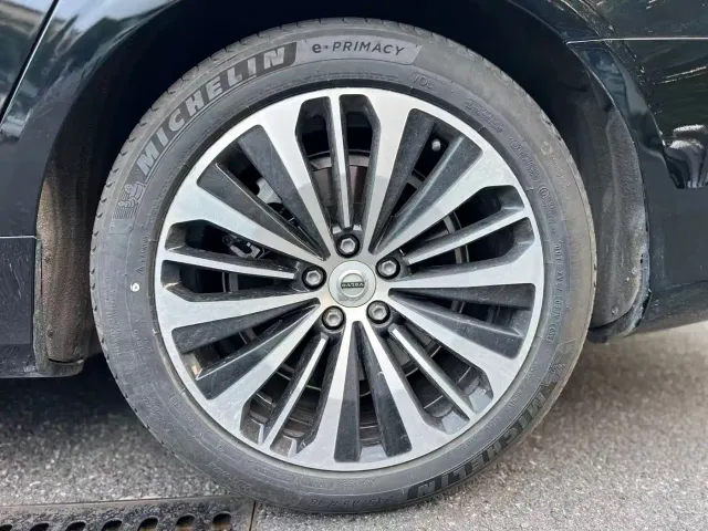Volvo S90 — Фото автомобиля 8
