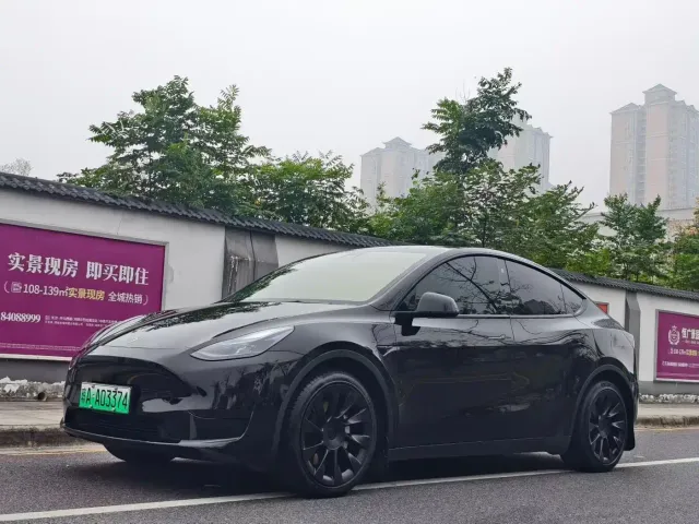 Фотография автомобиля — Tesla Model Y