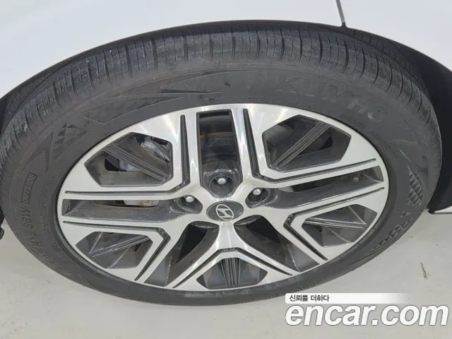 Hyundai Grandeur Grandeur (GN7) 2.5 Бензин 2WD — Фото автомобиля 15