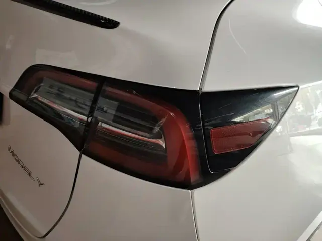 Tesla Model Y — Фото автомобиля 7