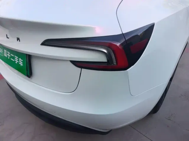 Tesla Model 3 — Фото автомобиля 7