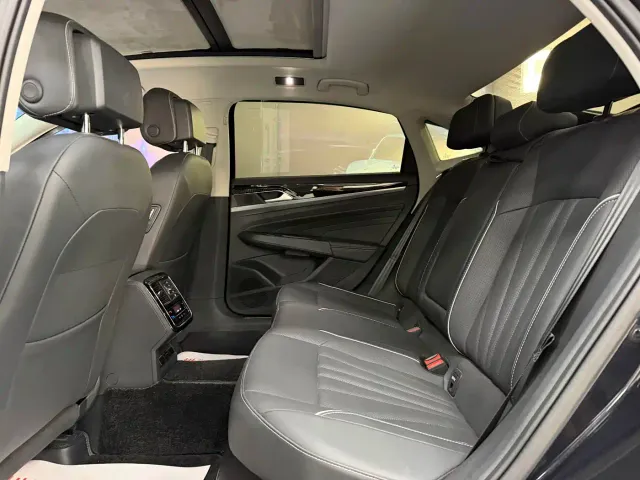 Volkswagen Passat — Фото автомобиля 8