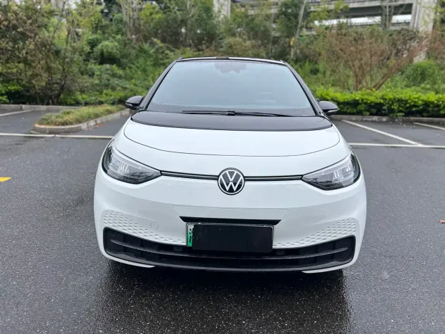 Volkswagen ID.3 — Фото автомобиля 2