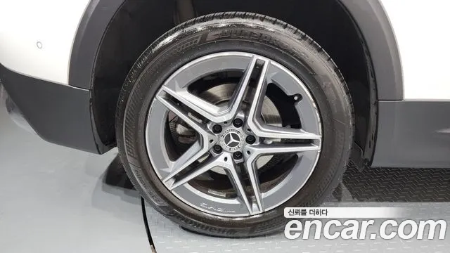 Mercedes-Benz GLB-Class — Фото автомобиля 5