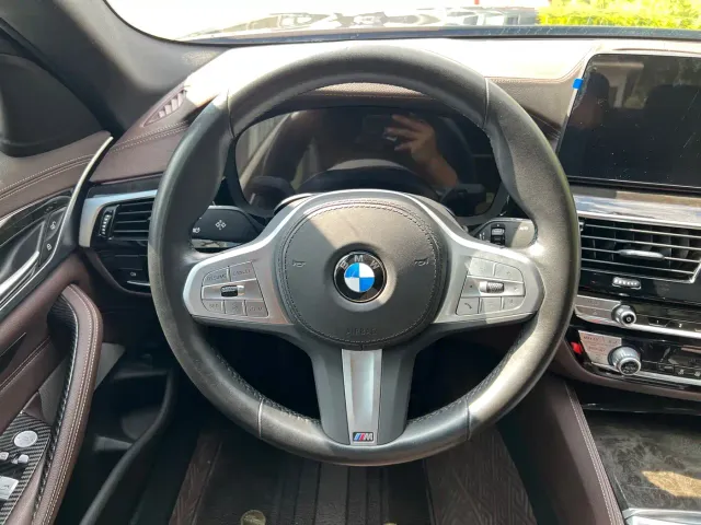 BMW 5 Series — Фото автомобиля 15