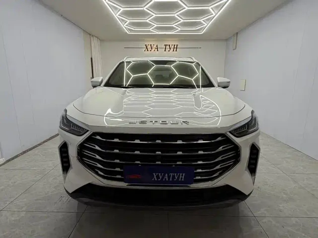 Jetour X70 Plus — Фото автомобиля 2