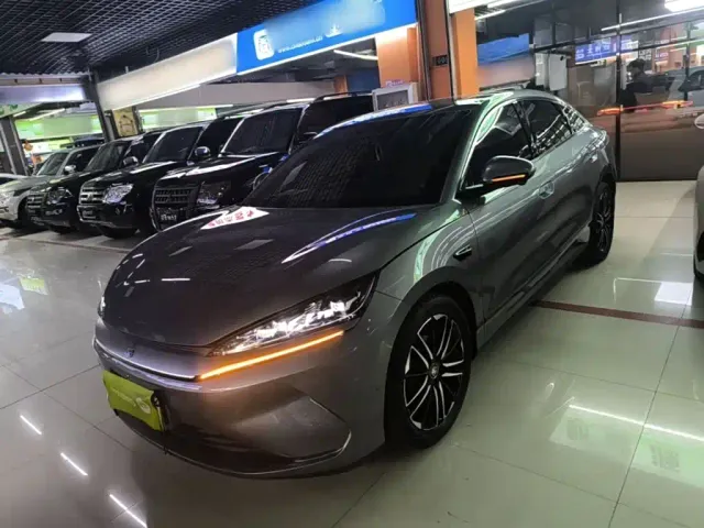 Фотография автомобиля — BYD Qin L