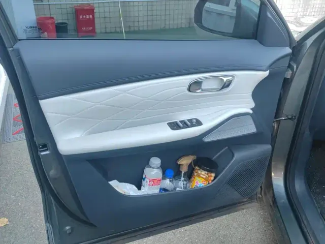 Geely Galaxy Starship 7 EM-i — Фото автомобиля 7