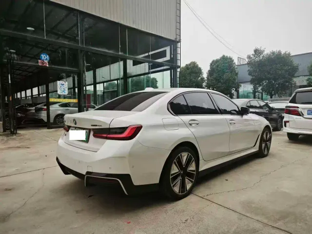 BMW i3 — Фото автомобиля 4