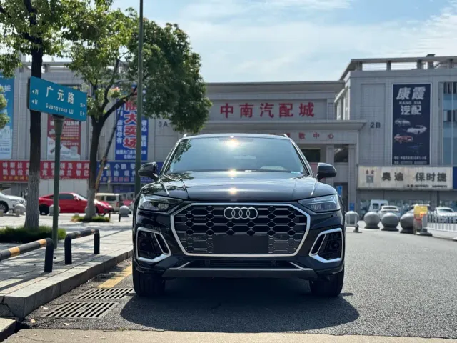 Audi Q5L — Фото автомобиля 3