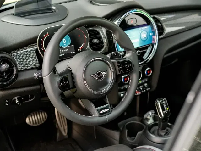 MINI John Cooper Works — Фото автомобиля 7