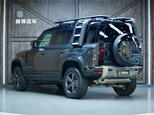 Land Rover Defender — Фото автомобиля 3